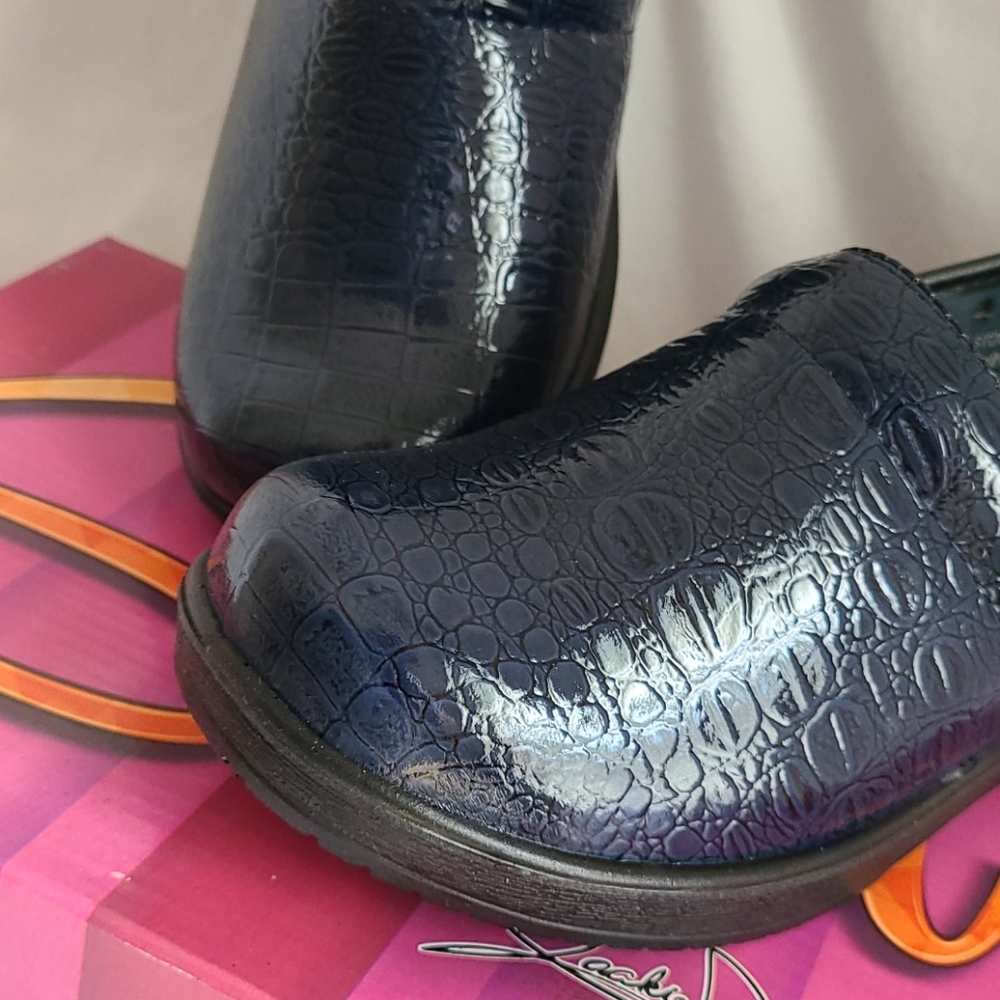 Savvy Nursing Shoes Navy Shiny Croc